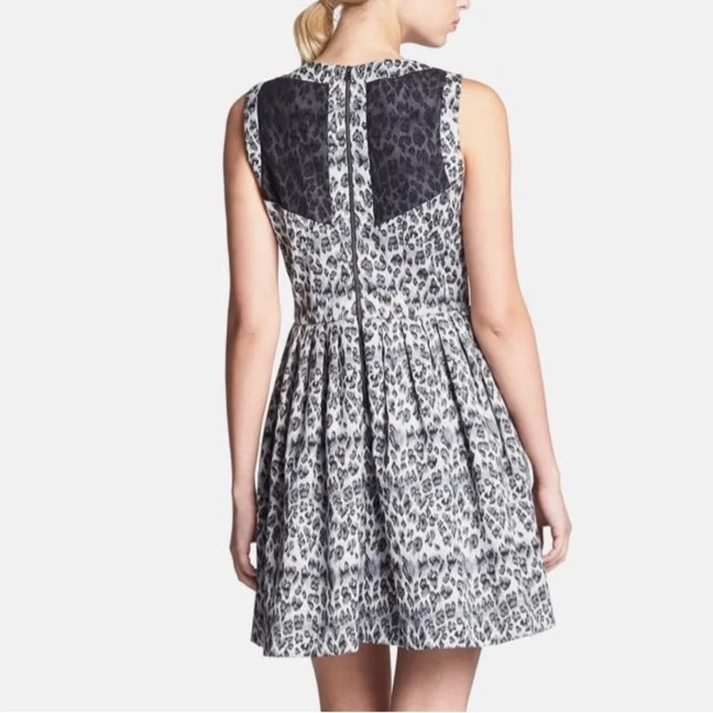TAYLOR, Sleeveless Jacquard Fit & Flare Dress, Size 2 - Picture 5 of 8